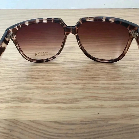 🆕Fashion Brown Sunglasses🆕 - Picture 5 of 5